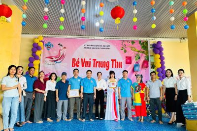 Bé vui Tết Trung Thu 2025