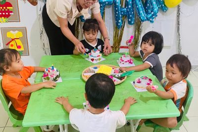 Một số hình ảnh mà nhà trường đã tổ chức Thao giảng đợt 1 của năm học 2024-2025. Cho thấy nhà trường rất chú trọng công tác bồi dưỡng chuyên môn ngiệp vụ, nâng cao công tác giáo dục và chăm sóc nuôi dưỡng là một trong những nhiệm vụ trọng tâm của nhà trường. Qua những hình ảnh sau đây cho thấy sự nhiệt tình, năng động, sáng tạo của GVMN thật tuyệt vời.